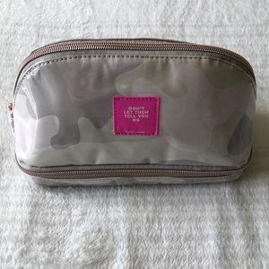 *NEW* Stella & Dot large Camo Cosmetic Pouch